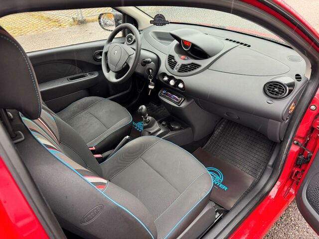 Рено Твинго 2012 в Европе на Automoto.ua Красный Рено Твинго, объемом двигателя 1.15 л и пробегом 50 тыс. км за 4999 $, фото 12 на Automoto.ua