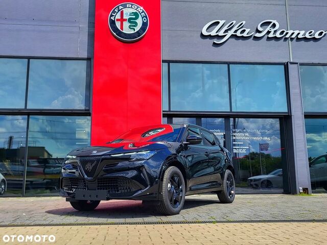 Альфа Ромео Джуниор 2025 в Европе на Automoto.ua Черный Альфа Ромео Джуниор, объемом двигателя 1 л и пробегом 390 тыс. км за 30194 $, фото 1 на Automoto.ua