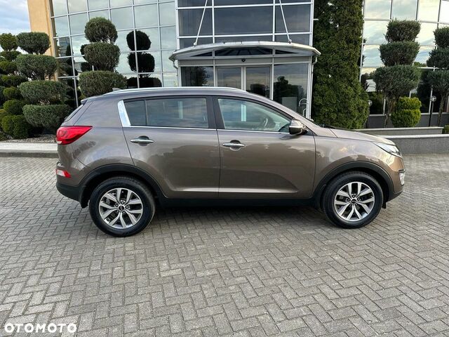 Кіа Sportage, об'ємом двигуна 1.69 л та пробігом 127 тис. км за 10994 $, фото 9 на Automoto.ua