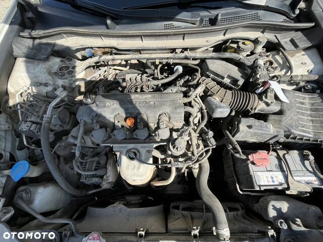 Хонда Аккорд, об'ємом двигуна 2 л та пробігом 156 тис. км за 7538 $, фото 6 на Automoto.ua