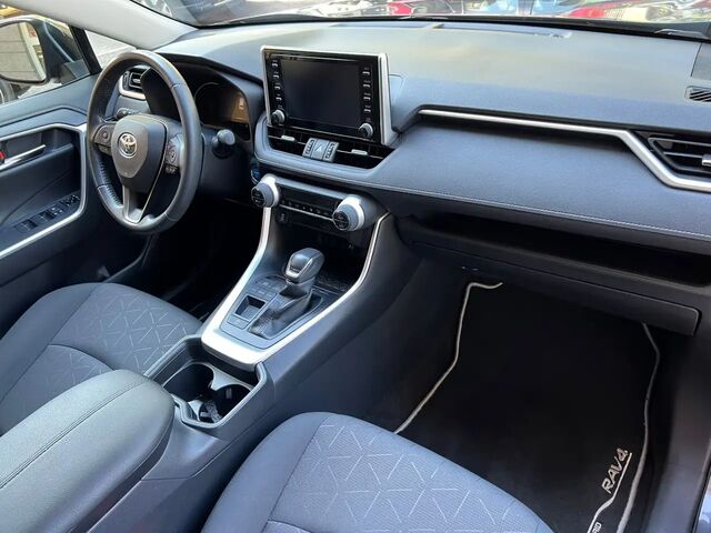 Тойота РАВ 4 2020 у Європі на Automoto.ua Сірий Тойота РАВ 4, об'ємом двигуна 2.49 л та пробігом 110 тис. км за 26591 $, фото 9 на Automoto.ua