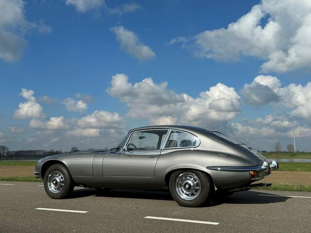 Сірий Ягуар E-Type, об'ємом двигуна 5.34 л та пробігом 63 тис. км за 85761 $, фото 3 на Automoto.ua