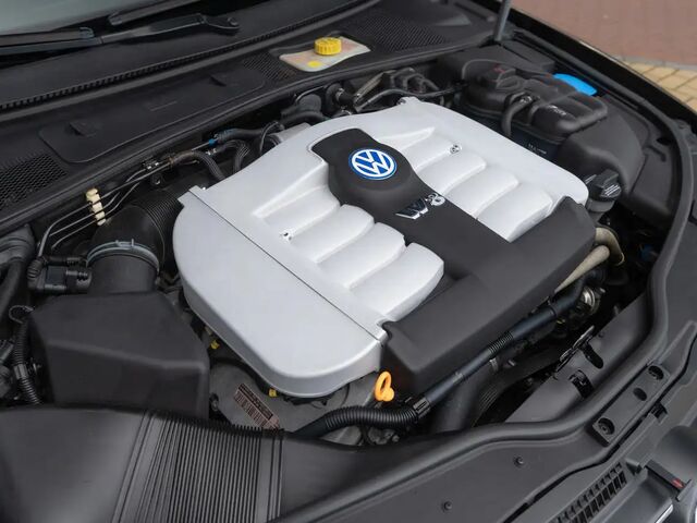 Фольксваген Пассат 2003 у Європі на Automoto.ua Чорний Фольксваген Пассат, об'ємом двигуна 4 л та пробігом 118 тис. км за 29950 $, фото 10 на Automoto.ua