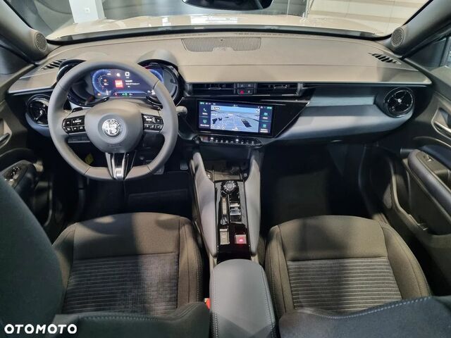 Альфа Ромео Джуніор 2025 у Європі на Automoto.ua Білий Альфа Ромео Джуніор, об'ємом двигуна 1 л та пробігом 1 тис. км за 31938 $, фото 7 на Automoto.ua