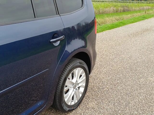 Фольксваген Туран 2014 у Європі на Automoto.ua Синій Фольксваген Туран, об'ємом двигуна 1.39 л та пробігом 241 тис. км за 10422 $, фото 13 на Automoto.ua