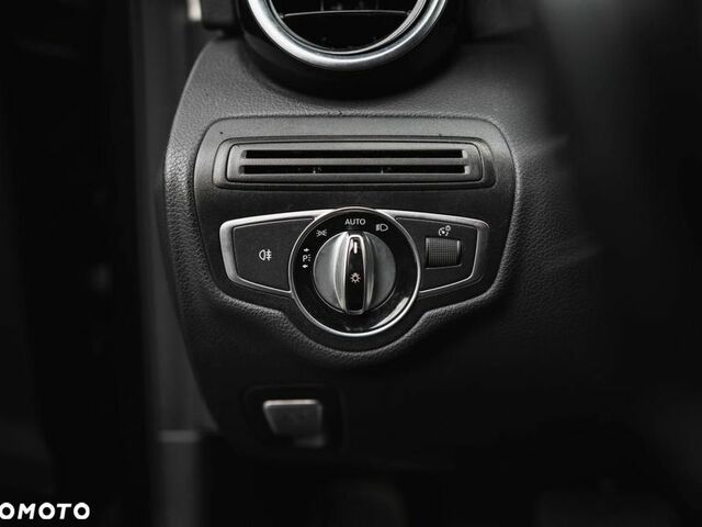 Мерседес Ц-Клас 2016 у Європі на Automoto.ua Синій Мерседес Ц-Клас, об'ємом двигуна 1 л та пробігом 152 тис. км за 19371 $, фото 20 на Automoto.ua