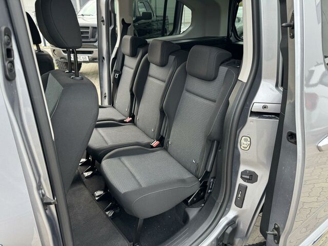 Тойота Proace Verso 2024 у Європі на Automoto.ua Сірий Тойота Proace Verso, об'ємом двигуна 1.5 л та пробігом 15 тис. км за 35990 $, фото 19 на Automoto.ua