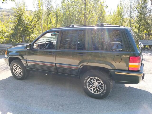 Джип Гранд Чероки 1995 в Европе на Automoto.ua Зеленый Джип Гранд Чероки, объемом двигателя 5.22 л и пробегом 187 тыс. км за 9342 $, фото 3 на Automoto.ua