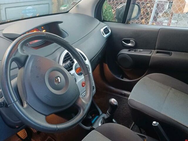 Рено Модус 2008 в Европе на Automoto.ua Рено Модус, объемом двигателя 0 л и пробегом 200 тыс. км за 1500 $, фото 4 на Automoto.ua