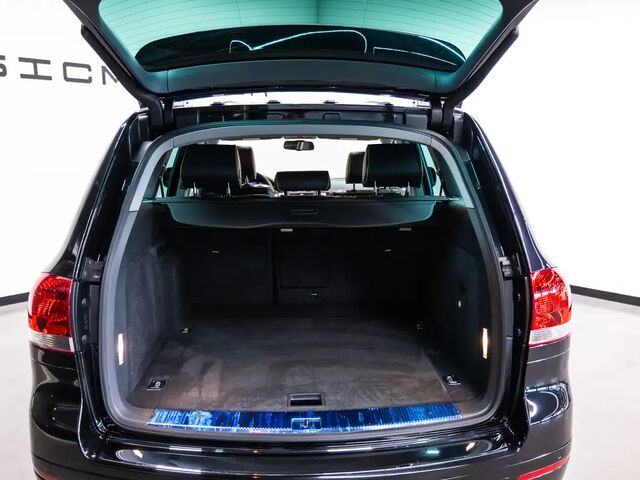 Фольксваген Туарег 2006 в Европе на Automoto.ua Черный Фольксваген Туарег, объемом двигателя 6 л и пробегом 65 тыс. км за 36992 $, фото 13 на Automoto.ua