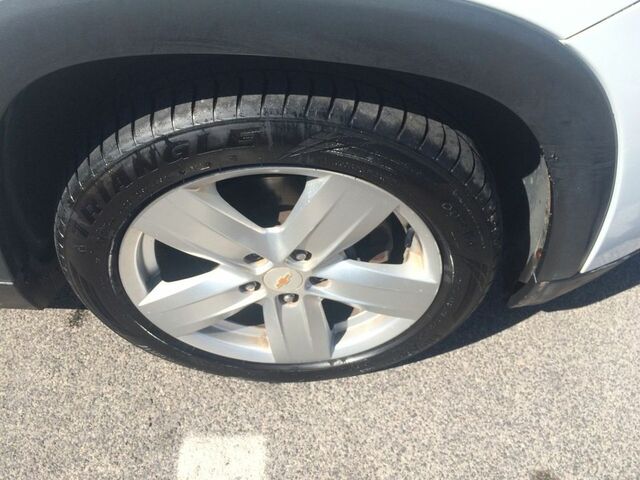 Шевроле Орландо 2011 в Европе на Automoto.ua Белый Шевроле Орландо, объемом двигателя 2 л и пробегом 192 тыс. км за 5294 $, фото 3 на Automoto.ua