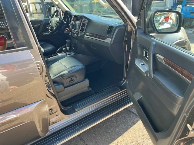 Міцубісі Паджеро 2017 у Європі на Automoto.ua Коричневий Міцубісі Паджеро, об'ємом двигуна 3.2 л та пробігом 140 тис. км за 40632 $, фото 2 на Automoto.ua