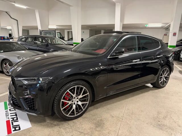 Мазераті Леванте 2022 у Європі на Automoto.ua Чорний Мазераті Леванте, об'ємом двигуна 2.98 л та пробігом 58 тис. км за 79365 $, фото 5 на Automoto.ua