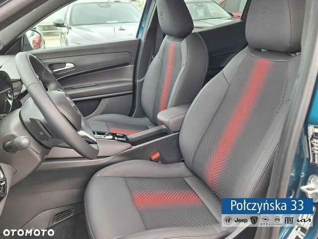 Альфа Ромео Джуниор 2025 в Европе на Automoto.ua Синий Альфа Ромео Джуниор, объемом двигателя 1 л и пробегом 7 тыс. км за 31693 $, фото 12 на Automoto.ua