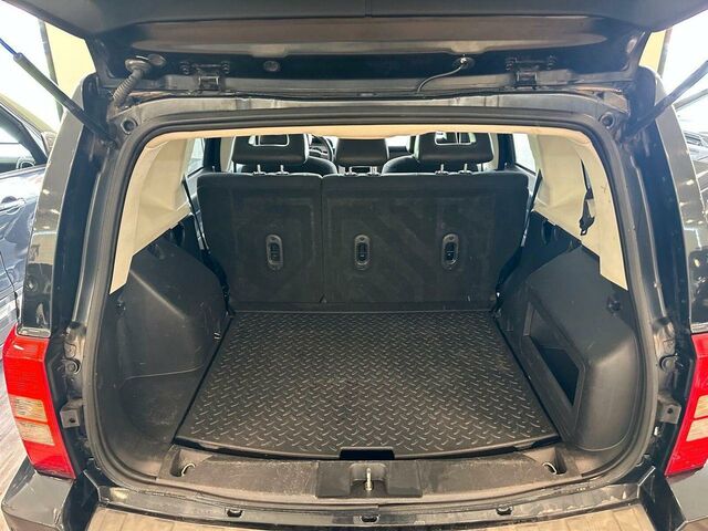 Джип Патриот 2009 в Европе на Automoto.ua Черный Джип Патриот, объемом двигателя 1.97 л и пробегом 230 тыс. км за 5500 $, фото 5 на Automoto.ua