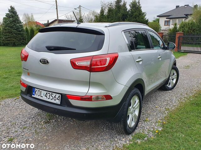 Киа Sportage, объемом двигателя 1.59 л и пробегом 173 тыс. км за 9438 $, фото 3 на Automoto.ua