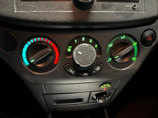 Шевроле Авео 2009 у Європі на Automoto.ua Шевроле Авео, об'ємом двигуна 1.21 л та пробігом 198 тис. км за 3730 $, фото 11 на Automoto.ua