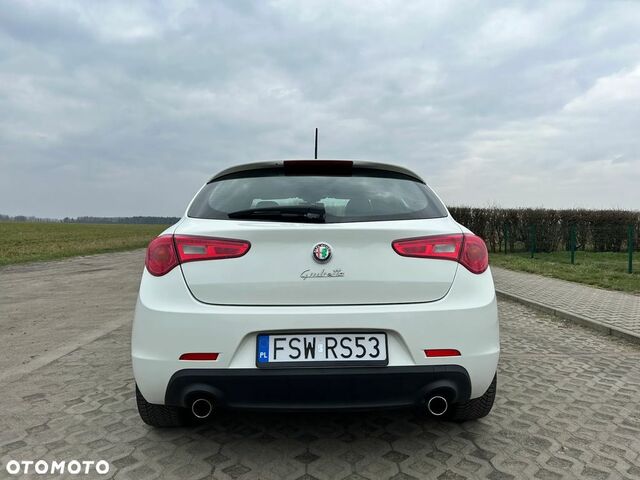 Альфа Ромео Giulietta, об'ємом двигуна 1.96 л та пробігом 267 тис. км за 7754 $, фото 2 на Automoto.ua