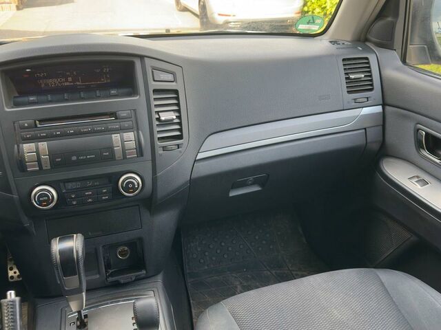 Міцубісі Паджеро 2009 у Європі на Automoto.ua Синій Міцубісі Паджеро, об'ємом двигуна 0 л та пробігом 260 тис. км за 12500 $, фото 7 на Automoto.ua