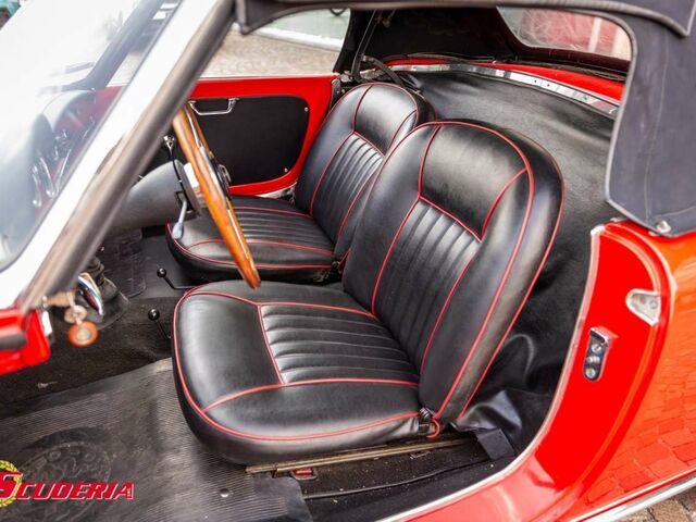 Червоний Альфа Ромео Giulietta, об'ємом двигуна 1.29 л та пробігом 1 тис. км за 81788 $, фото 8 на Automoto.ua