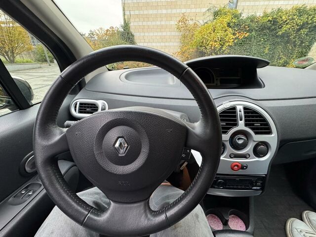 Рено Модус 2006 у Європі на Automoto.ua Синій Рено Модус, об'ємом двигуна 1.15 л та пробігом 126 тис. км за 1650 $, фото 2 на Automoto.ua