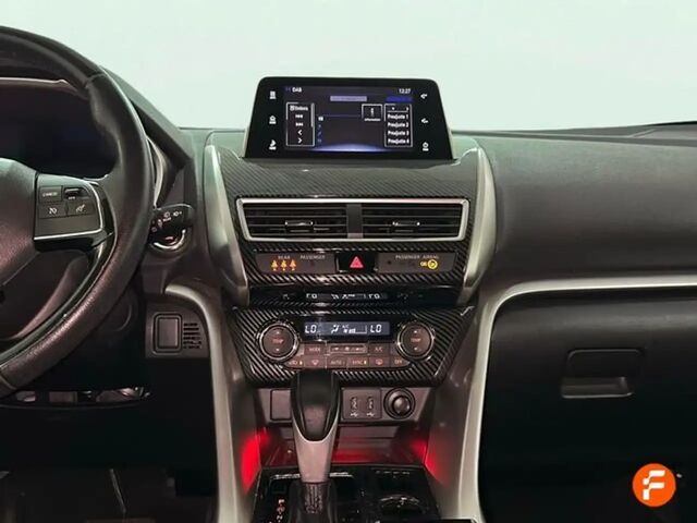 Мицубиси Eclipse Cross 2018 в Европе на Automoto.ua Белый Мицубиси Eclipse Cross, объемом двигателя 1.5 л и пробегом 102 тыс. км за 17446 $, фото 11 на Automoto.ua