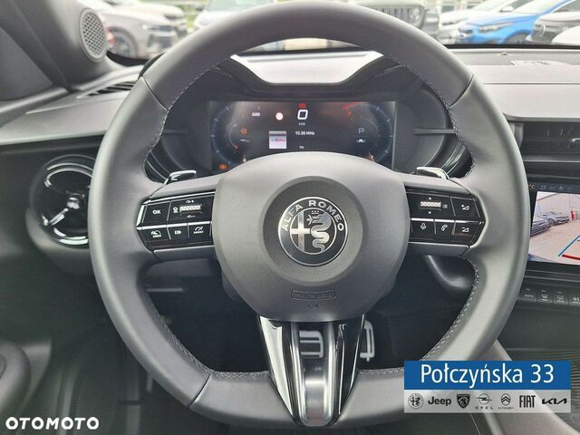 Альфа Ромео Джуниор 2025 в Европе на Automoto.ua Синий Альфа Ромео Джуниор, объемом двигателя 1 л и пробегом 7 тыс. км за 31693 $, фото 26 на Automoto.ua