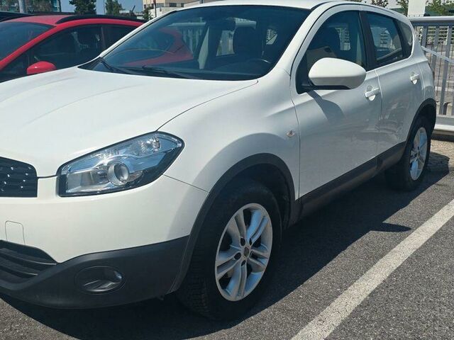 Ниссан Кашкай 2013 в Европе на Automoto.ua Белый Ниссан Кашкай, объемом двигателя 1.46 л и пробегом 190 тыс. км за 5999 $, фото 4 на Automoto.ua