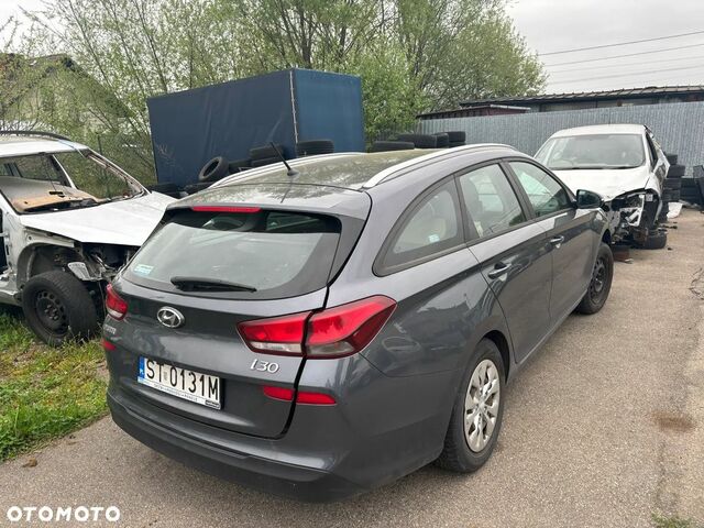 Хендай i30, об'ємом двигуна 1.58 л та пробігом 165 тис. км за 5400 $, фото 5 на Automoto.ua