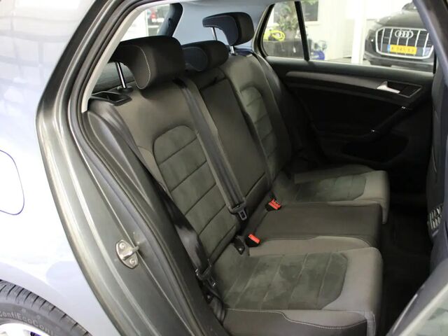 Фольксваген Гольф 2018 в Европе на Automoto.ua Серый Фольксваген Гольф, объемом двигателя 1.6 л и пробегом 67 тыс. км за 23212 $, фото 13 на Automoto.ua