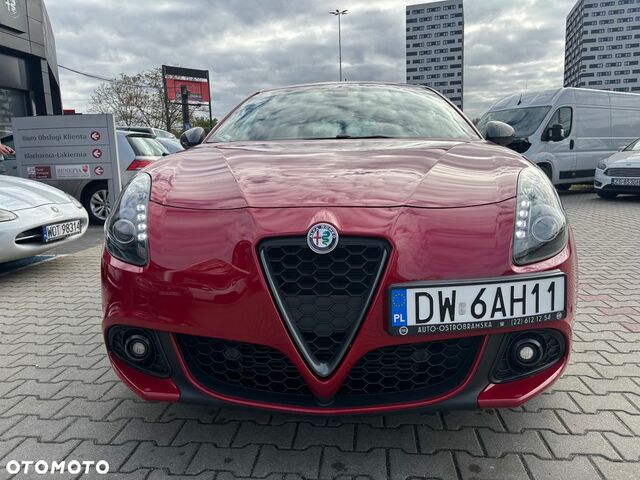 Альфа Ромео Giulietta 2018 у Європі на Automoto.ua Червоний Альфа Ромео Giulietta, об'ємом двигуна 1 л та пробігом 54 тис. км за 13536 $, фото 4 на Automoto.ua