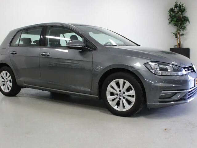 Фольксваген Гольф 2018 в Европе на Automoto.ua Серый Фольксваген Гольф, объемом двигателя 1.6 л и пробегом 67 тыс. км за 23212 $, фото 1 на Automoto.ua