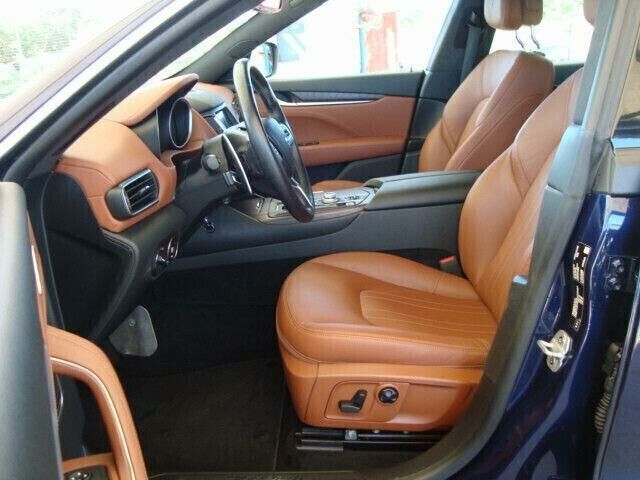 Мазераті Леванте 2018 у Європі на Automoto.ua Синій Мазераті Леванте, об'ємом двигуна 2.99 л та пробігом 145 тис. км за 30999 $, фото 10 на Automoto.ua