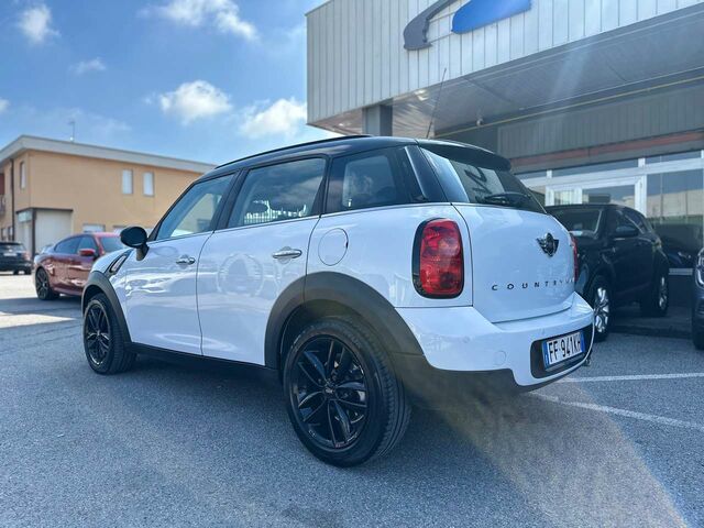 Белый Мини Cooper Countryman, объемом двигателя 2 л и пробегом 172 тыс. км за 10668 $, фото 5 на Automoto.ua