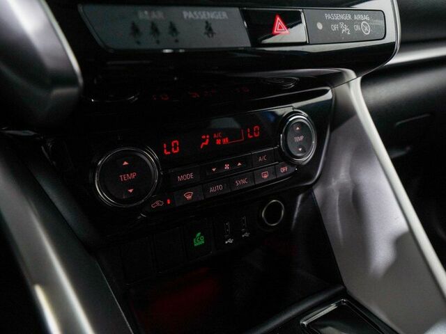 Мицубиси Eclipse Cross 2019 в Европе на Automoto.ua Синий Мицубиси Eclipse Cross, объемом двигателя 1.5 л и пробегом 95 тыс. км за 21246 $, фото 25 на Automoto.ua