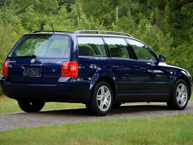 Фольксваген Пассат 2000 у Європі на Automoto.ua Синій Фольксваген Пассат, об'ємом двигуна 2.77 л та пробігом 95 тис. км за 10481 $, фото 2 на Automoto.ua