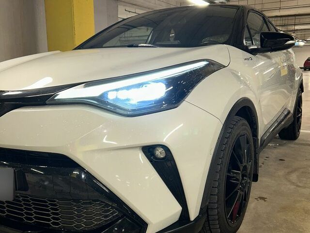 Тойота C-HR 2021 в Европе на Automoto.ua Серый Тойота C-HR, объемом двигателя 1 л и пробегом 34 тыс. км за 115000 $, фото 2 на Automoto.ua