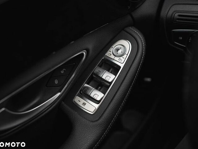 Мерседес Ц-Клас 2016 у Європі на Automoto.ua Синій Мерседес Ц-Клас, об'ємом двигуна 1 л та пробігом 152 тис. км за 19371 $, фото 21 на Automoto.ua