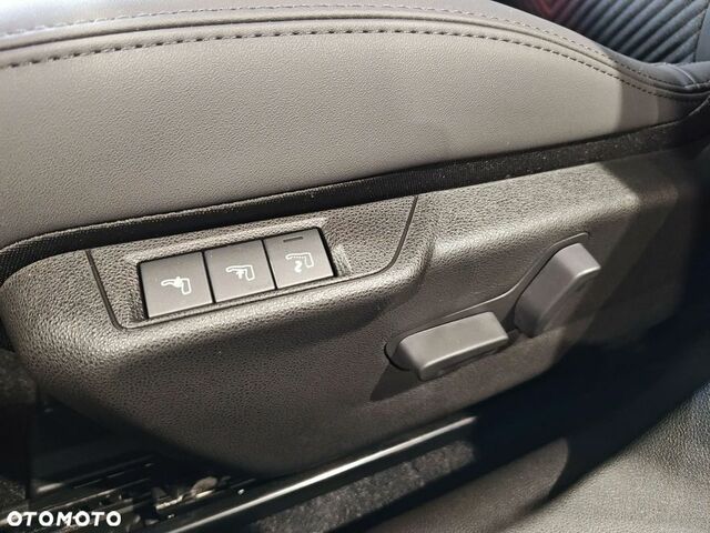 Альфа Ромео Джуниор 2025 в Европе на Automoto.ua Красный Альфа Ромео Джуниор, объемом двигателя 1 л и пробегом 1 тыс. км за 35473 $, фото 14 на Automoto.ua