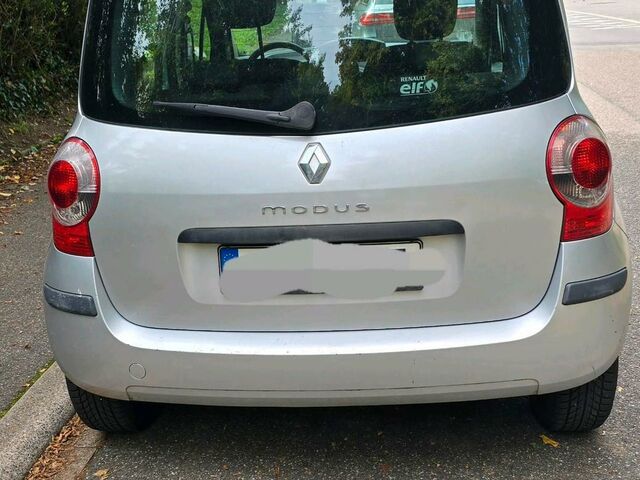 Рено Модус 2007 у Європі на Automoto.ua Сірий Рено Модус, об'ємом двигуна 0 л та пробігом 174 тис. км за 2200 $, фото 3 на Automoto.ua