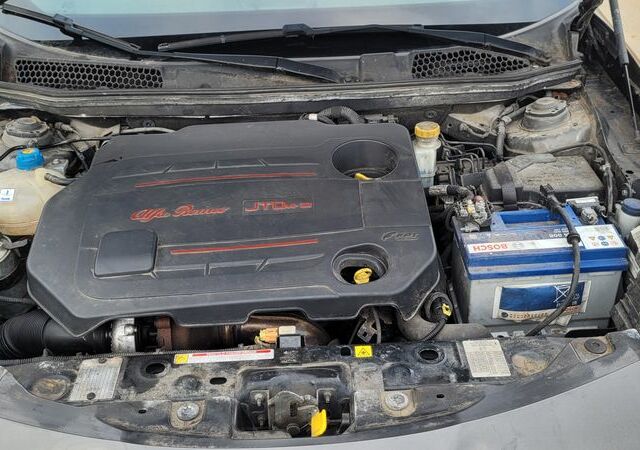 Альфа Ромео Giulietta, об'ємом двигуна 1.96 л та пробігом 149 тис. км за 3024 $, фото 5 на Automoto.ua