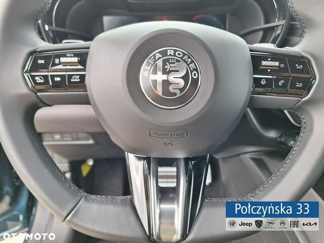 Альфа Ромео Джуниор 2025 в Европе на Automoto.ua Синий Альфа Ромео Джуниор, объемом двигателя 1 л и пробегом 7 тыс. км за 31693 $, фото 34 на Automoto.ua