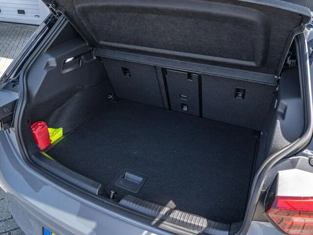 Фольксваген ID.3 2025 в Европе на Automoto.ua Серый Фольксваген ID.3, объемом двигателя 0 л и пробегом 5 тыс. км за 47119 $, фото 14 на Automoto.ua