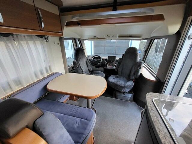 Серый Caravans-Wohnm Hymer, объемом двигателя 0 л и пробегом 76 тыс. км за 43384 $, фото 4 на Automoto.ua