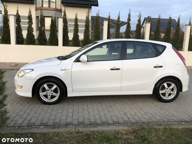 Хендай i30, об'ємом двигуна 1.4 л та пробігом 183 тис. км за 4082 $, фото 6 на Automoto.ua