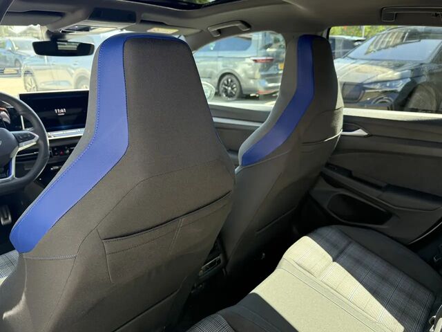 Фольксваген Golf GTE 2025 у Європі на Automoto.ua Синій Фольксваген Golf GTE, об'ємом двигуна 1.5 л та пробігом 5 тис. км за 55454 $, фото 10 на Automoto.ua