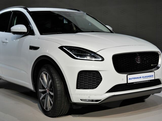 Белый Ягуар E-Pace, объемом двигателя 2 л и пробегом 49 тыс. км за 35926 $, фото 8 на Automoto.ua