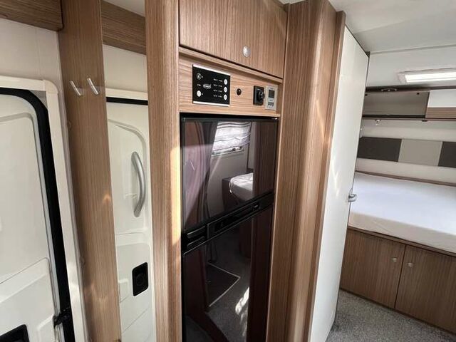 Белый Caravans-Wohnm Carado, объемом двигателя 0 л и пробегом 20 тыс. км за 73690 $, фото 14 на Automoto.ua