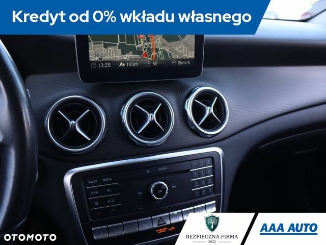 Мерседес ГЛА-Клас 2017 у Європі на Automoto.ua Білий Мерседес ГЛА-Клас, об'ємом двигуна 1 л та пробігом 160 тис. км за 19371 $, фото 12 на Automoto.ua