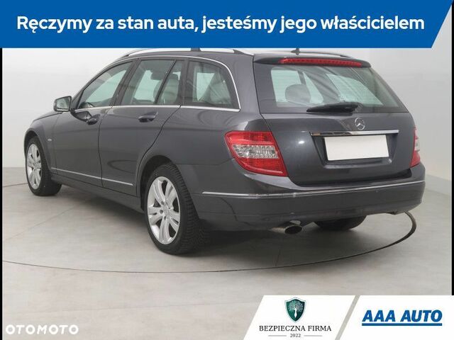 Мерседес Ц-Класс 2008 в Европе на Automoto.ua Черный Мерседес Ц-Класс, объемом двигателя 1 л и пробегом 212 тыс. км за 6538 $, фото 4 на Automoto.ua